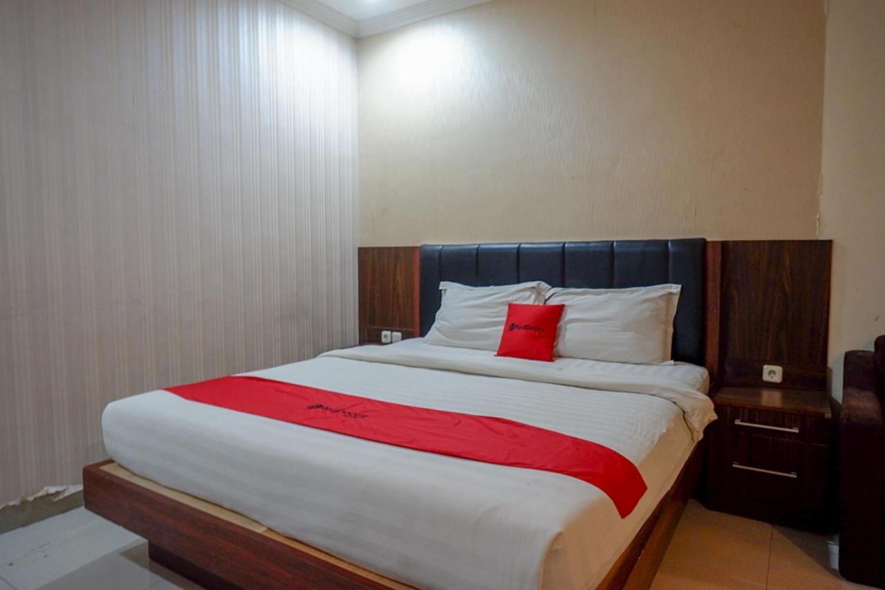 Reddoorz Plus At Grand Pacifik Hotel Makassar Luaran gambar