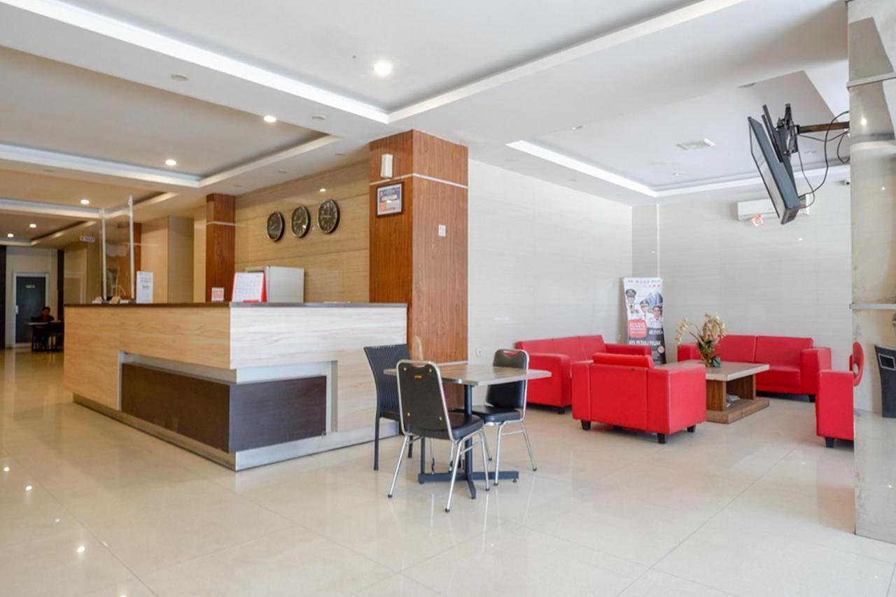 Reddoorz Plus At Grand Pacifik Hotel Makassar Luaran gambar