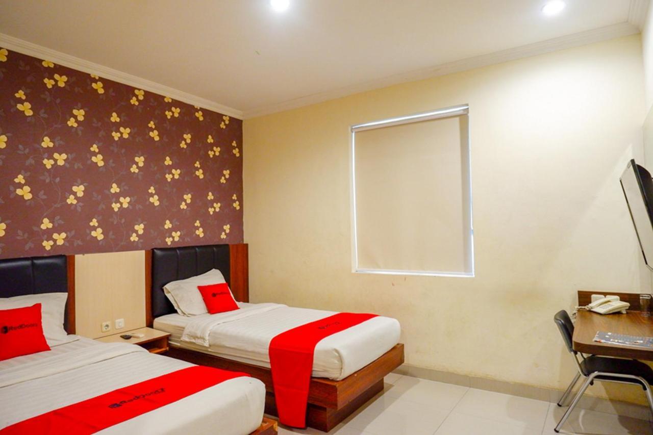 Reddoorz Plus At Grand Pacifik Hotel Makassar Luaran gambar