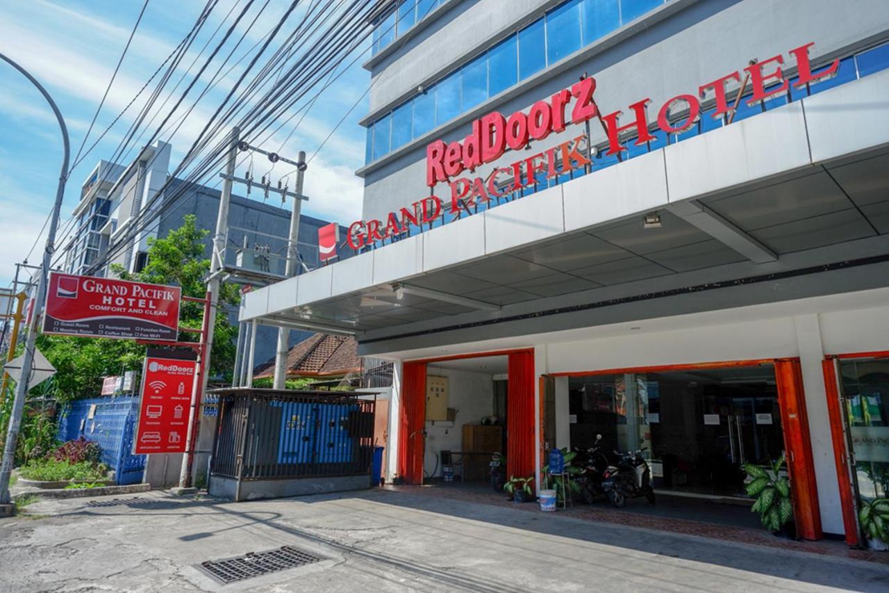 Reddoorz Plus At Grand Pacifik Hotel Makassar Luaran gambar