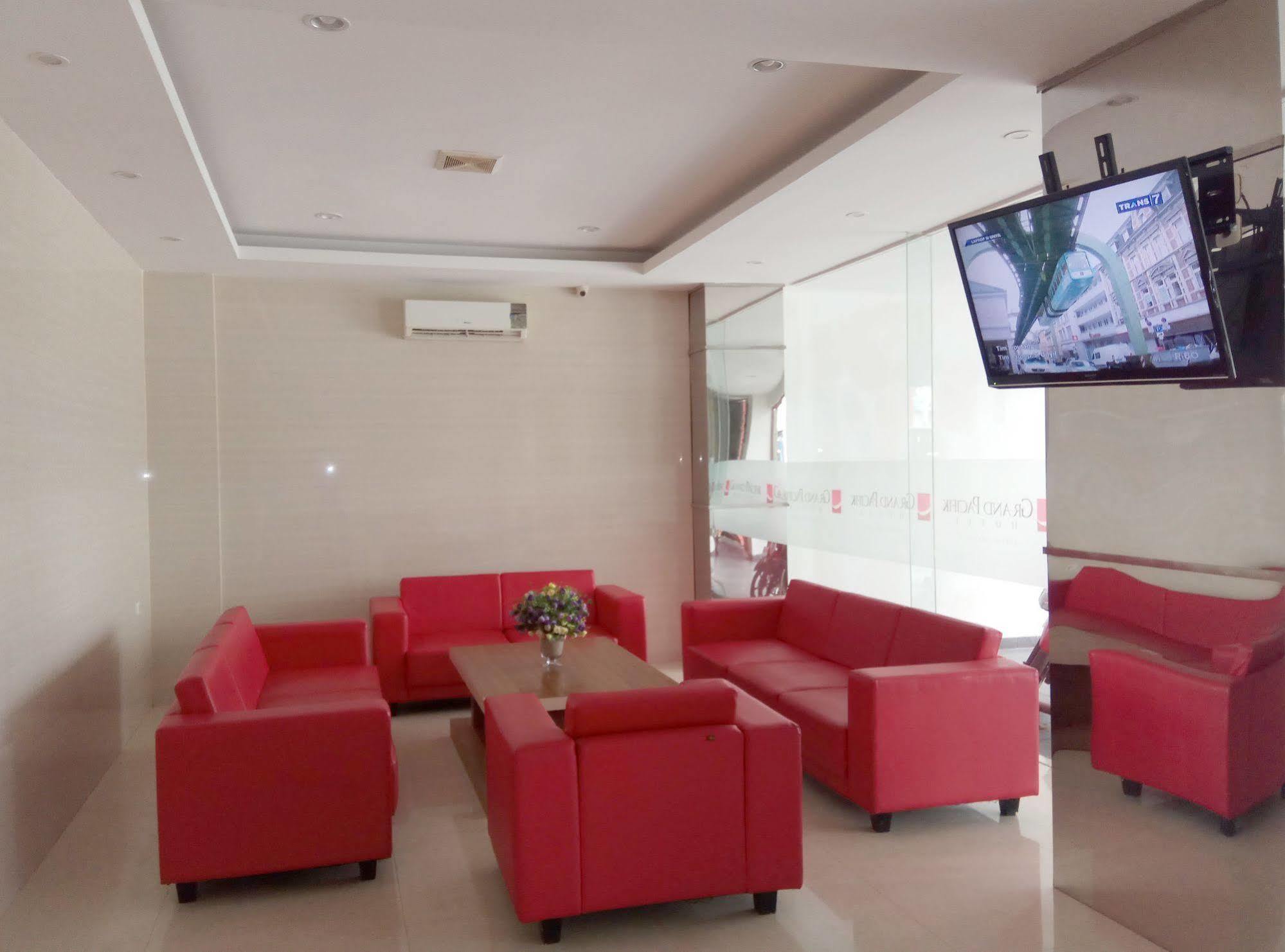 Reddoorz Plus At Grand Pacifik Hotel Makassar Luaran gambar