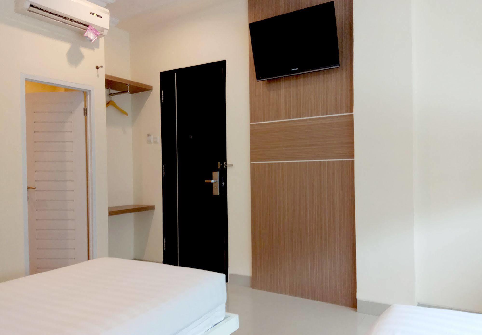 Reddoorz Plus At Grand Pacifik Hotel Makassar Luaran gambar