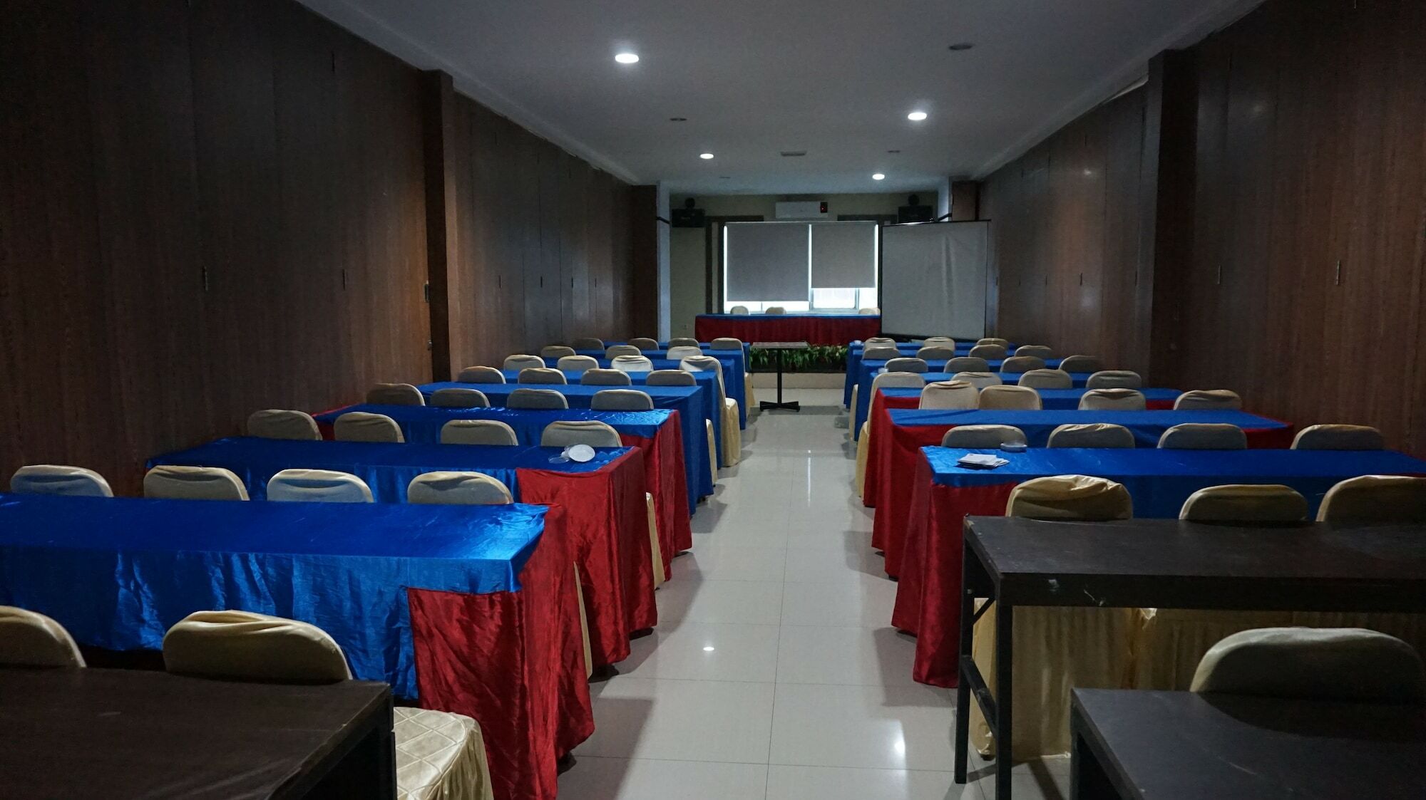 Reddoorz Plus At Grand Pacifik Hotel Makassar Luaran gambar